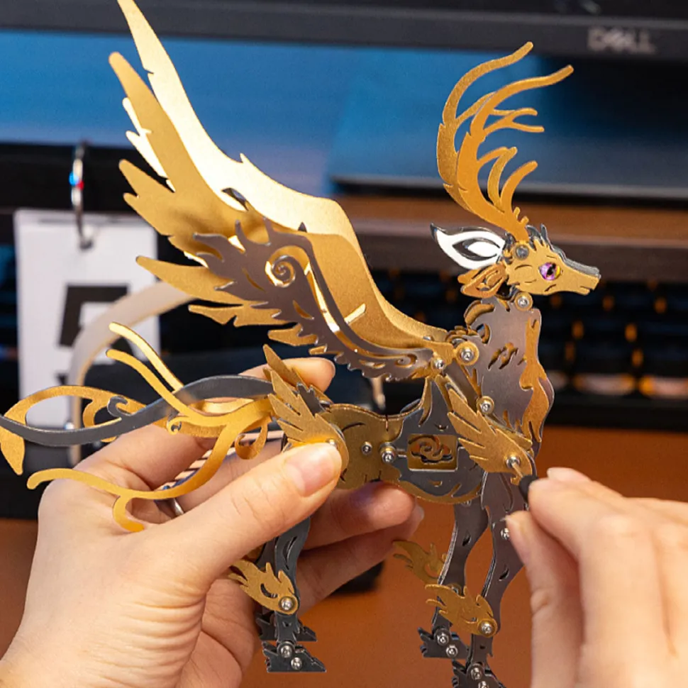 3D Metal Mechanical Deer DIY Assembly Model Kit, Futuristic Desktop for Adults and Collectors